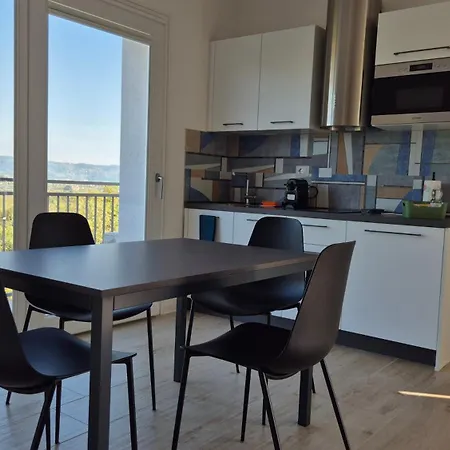 Relais La Terrazza Tatil Evi Bussolengo